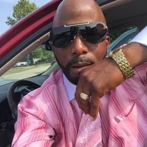 Meet your Posher, Louis